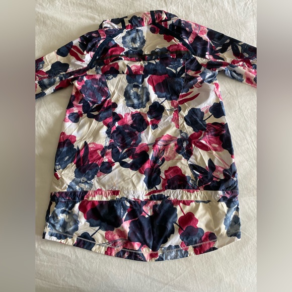 Lululemon misty miss jacket-size 4 windbreaker/rain shell - Picture 5 of 13